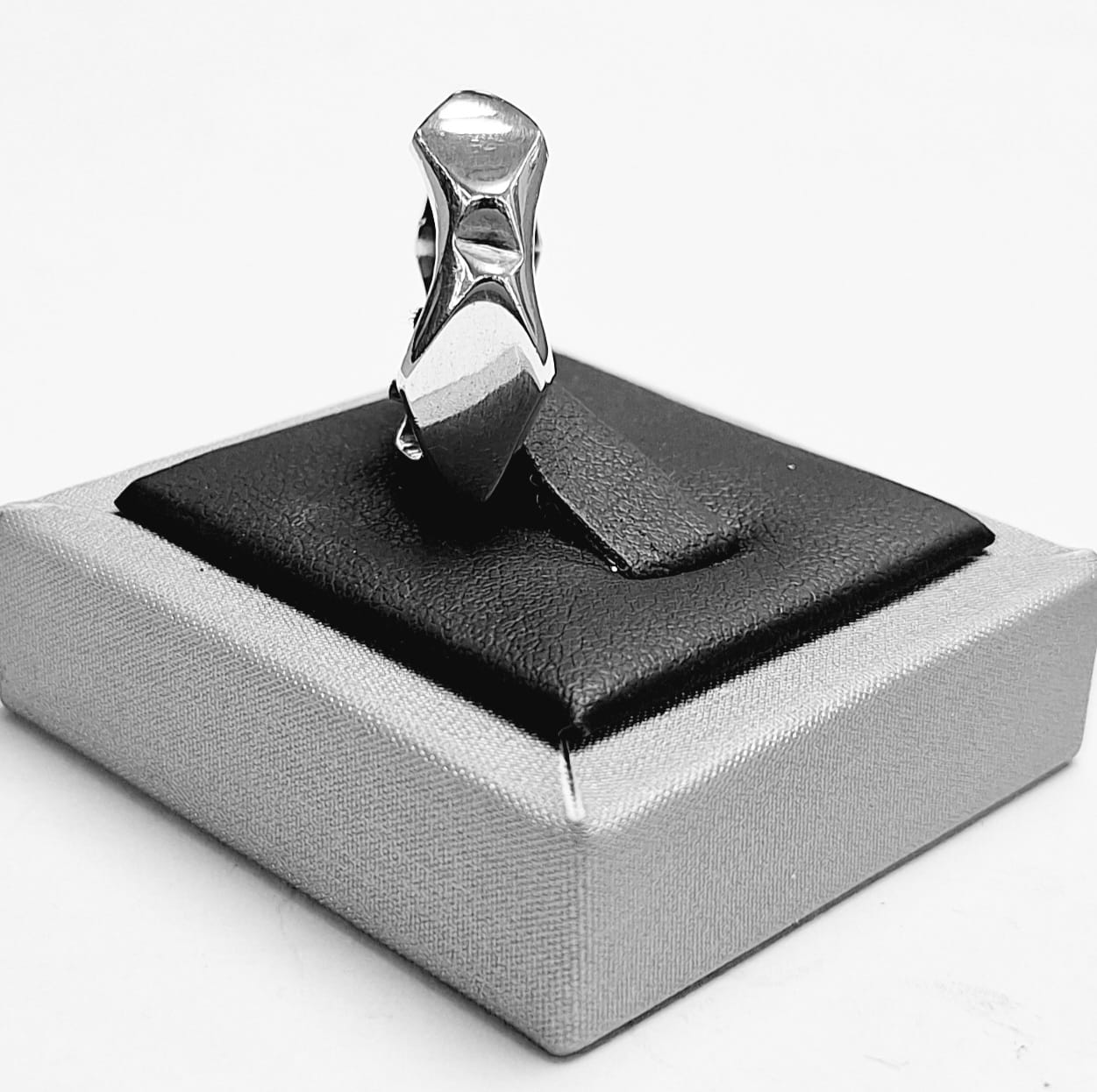 ANILLO  EN PLATA LEY 925