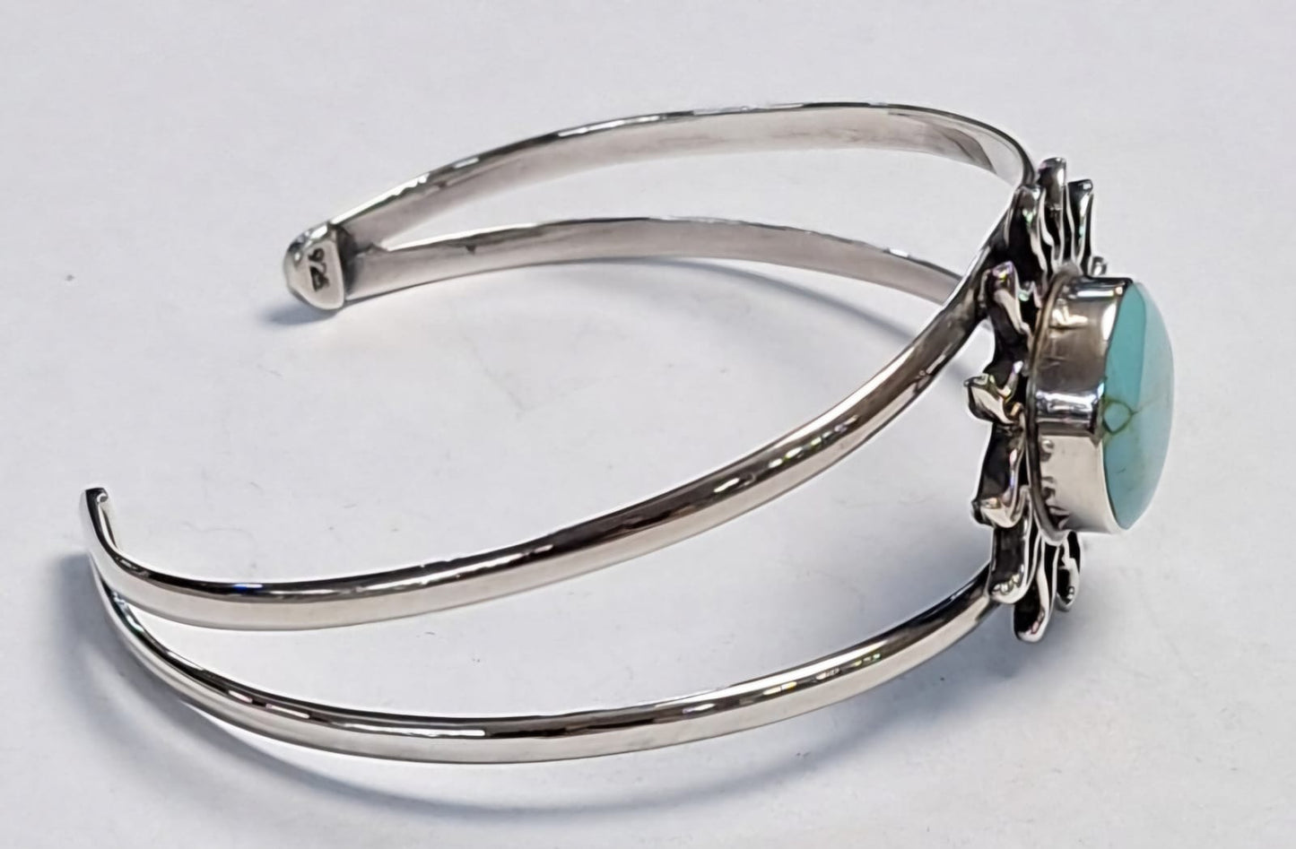 BRAZALETE CON TURQUESA  EN PLATA LEY 925