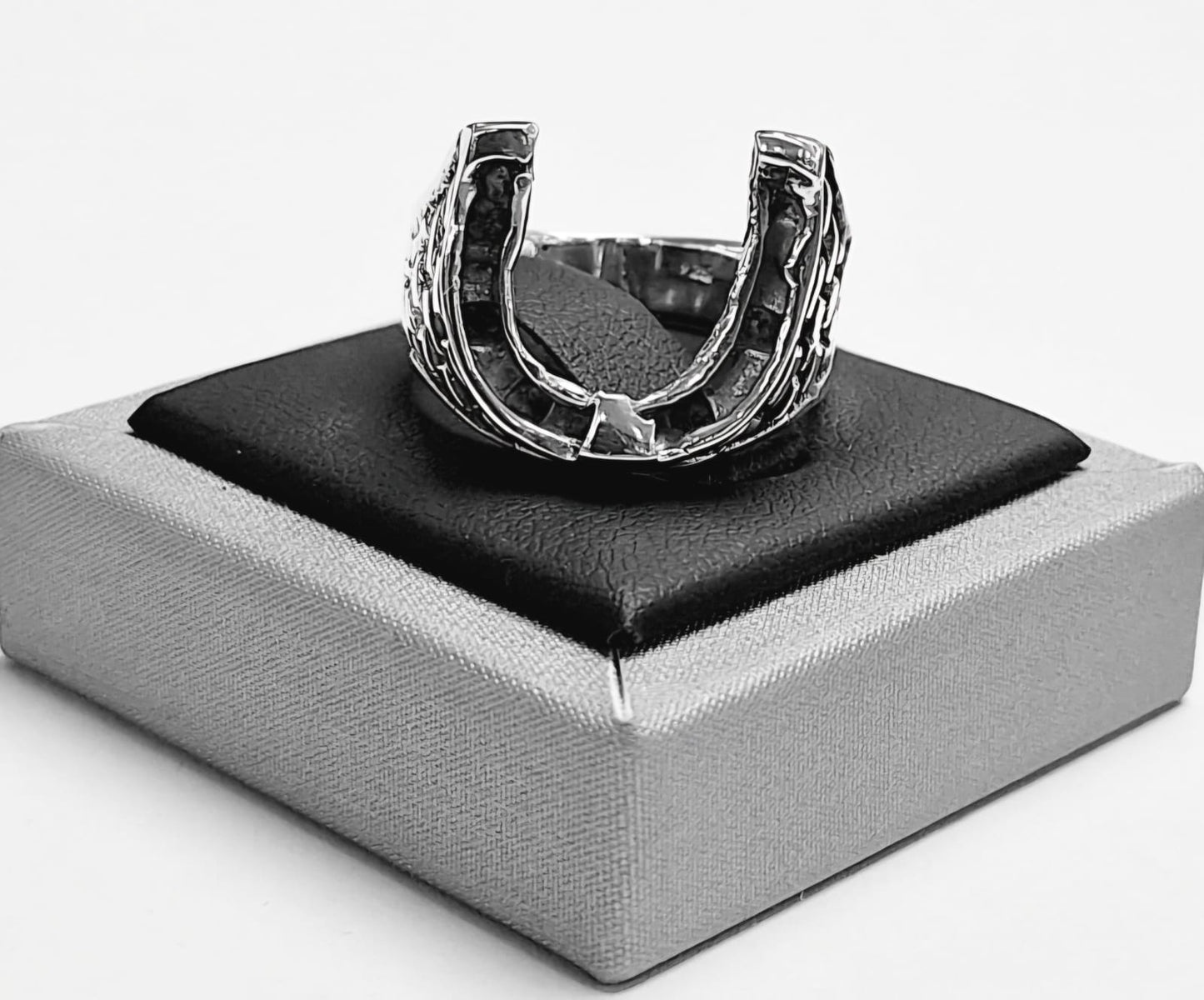 ANILLO DE HERRADURA EN PLATA LEY 925