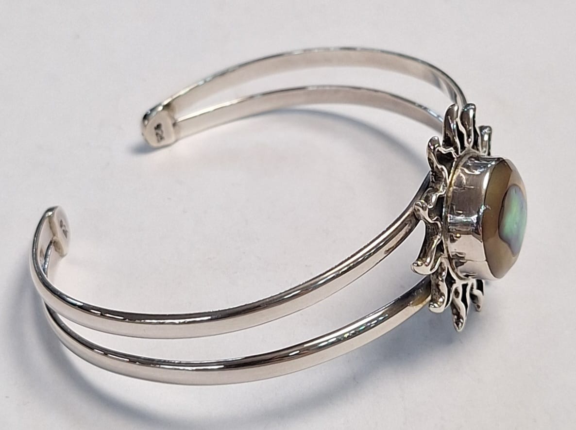 BRAZALETE CON CONCHA DE ABULON EN PLATA LEY 925