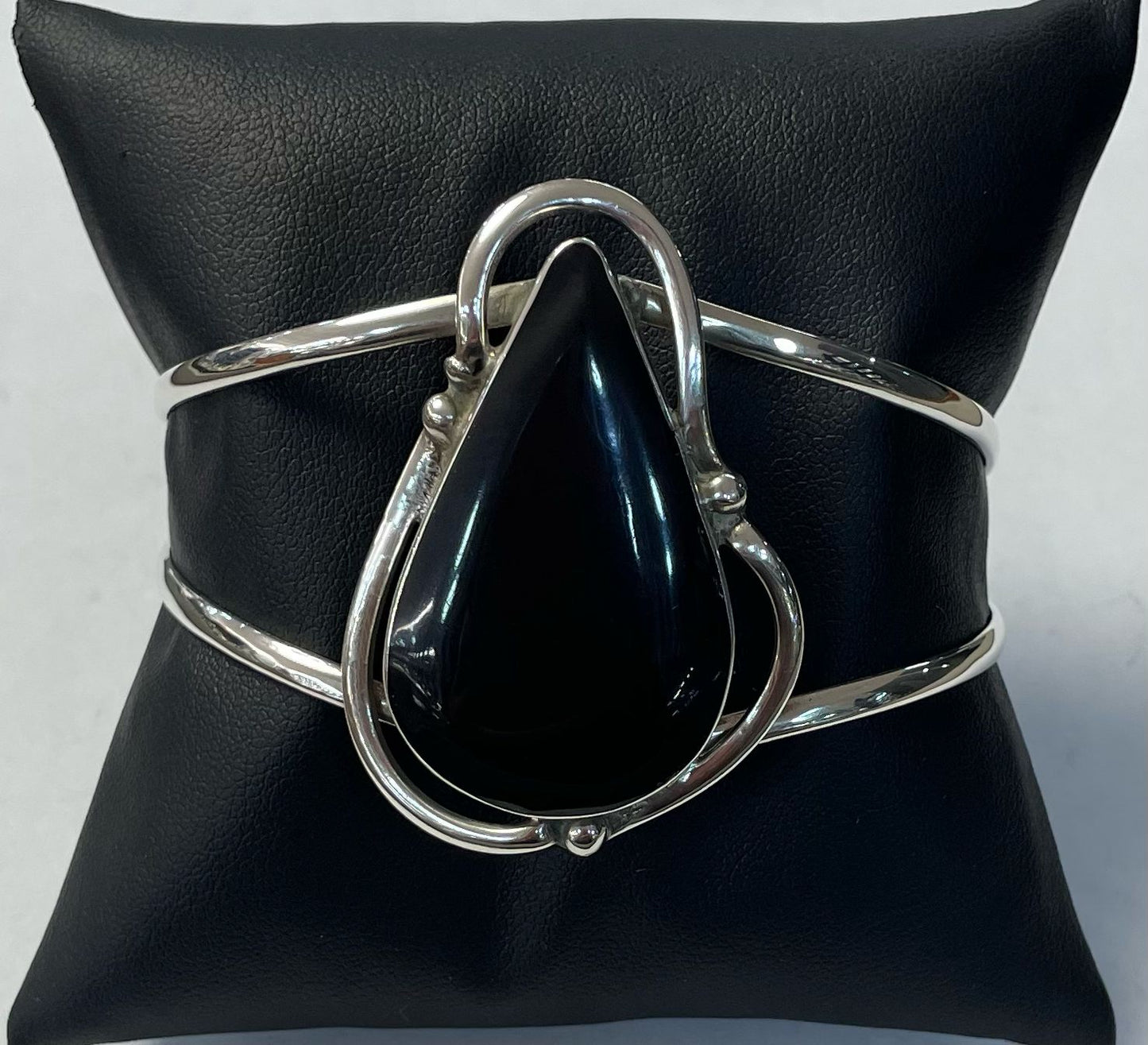BRAZALETE CON OBSIDIANA EN PLATA LEY 925