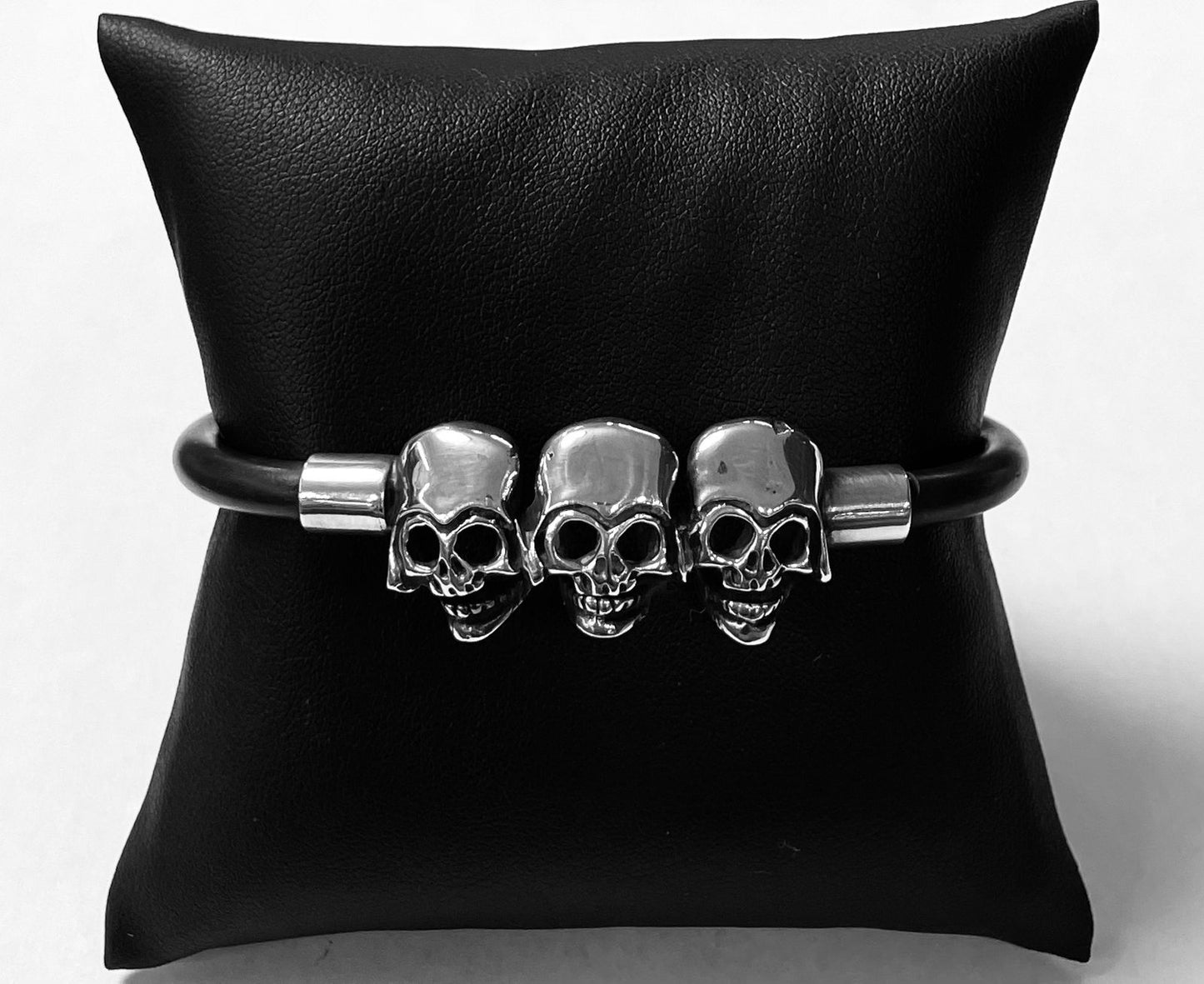 BRAZALETE EN PLATA LEY 925 CON CAUCHO