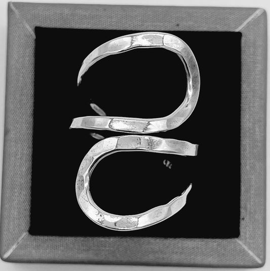 ANILLO MARTILLADO  PLATA LEY 925
