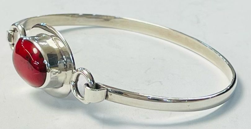 BRAZALETE CON CORAL EN PLATA LEY 925