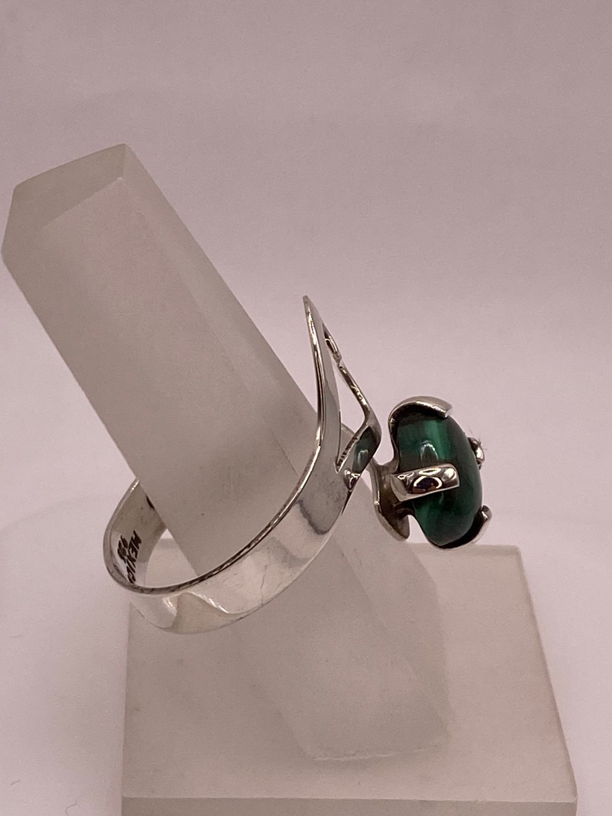 ANILLO AJUSTABLE DE PLATA LEY 925 CON MALAQUITA