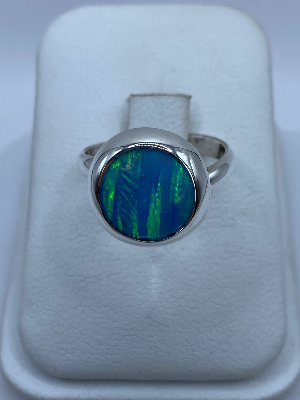 ANILLO AJUSTABLE DE PLATA LEY 925 CON ÓPALO DE FUEGO