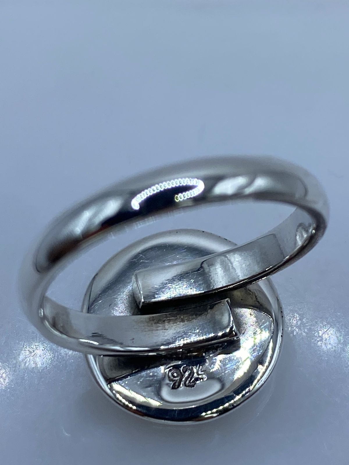 ANILLO AJUSTABLE DE PLATA LEY 925 CON ÓPALO DE FUEGO