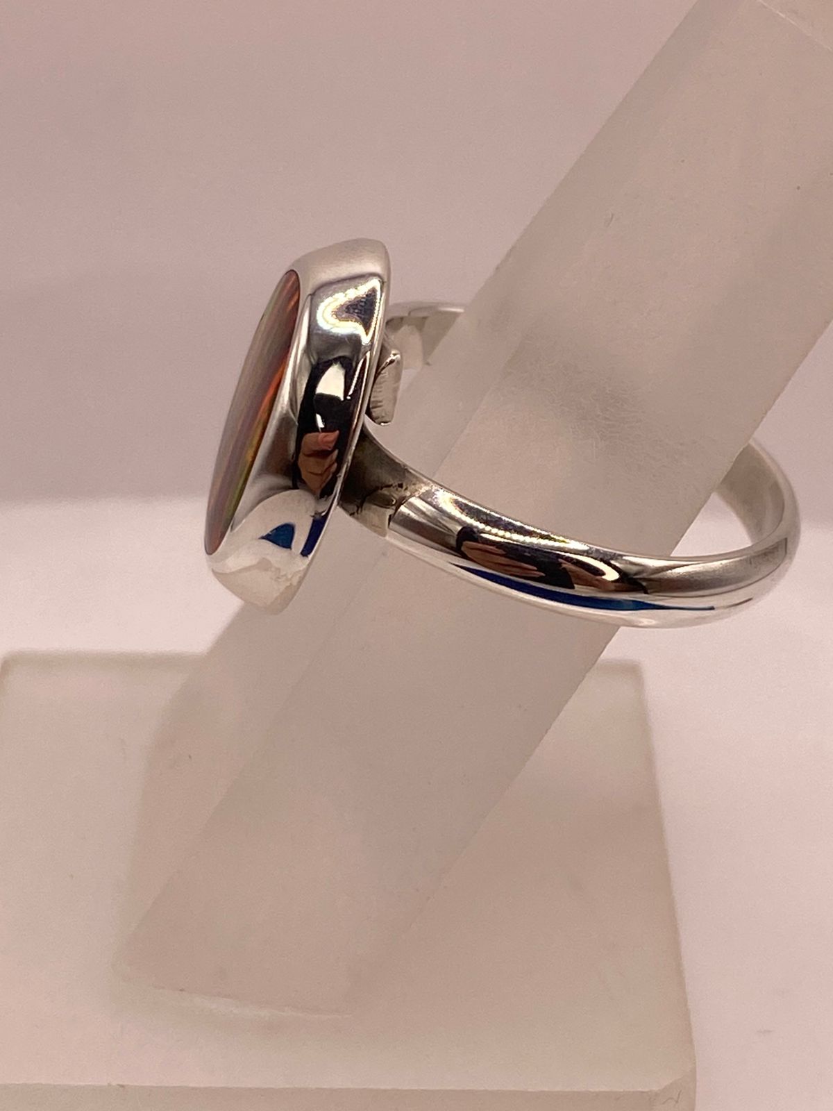 Anillo Ajustable de Plata Ley .925 con Ópalo de Fuego Ovalado