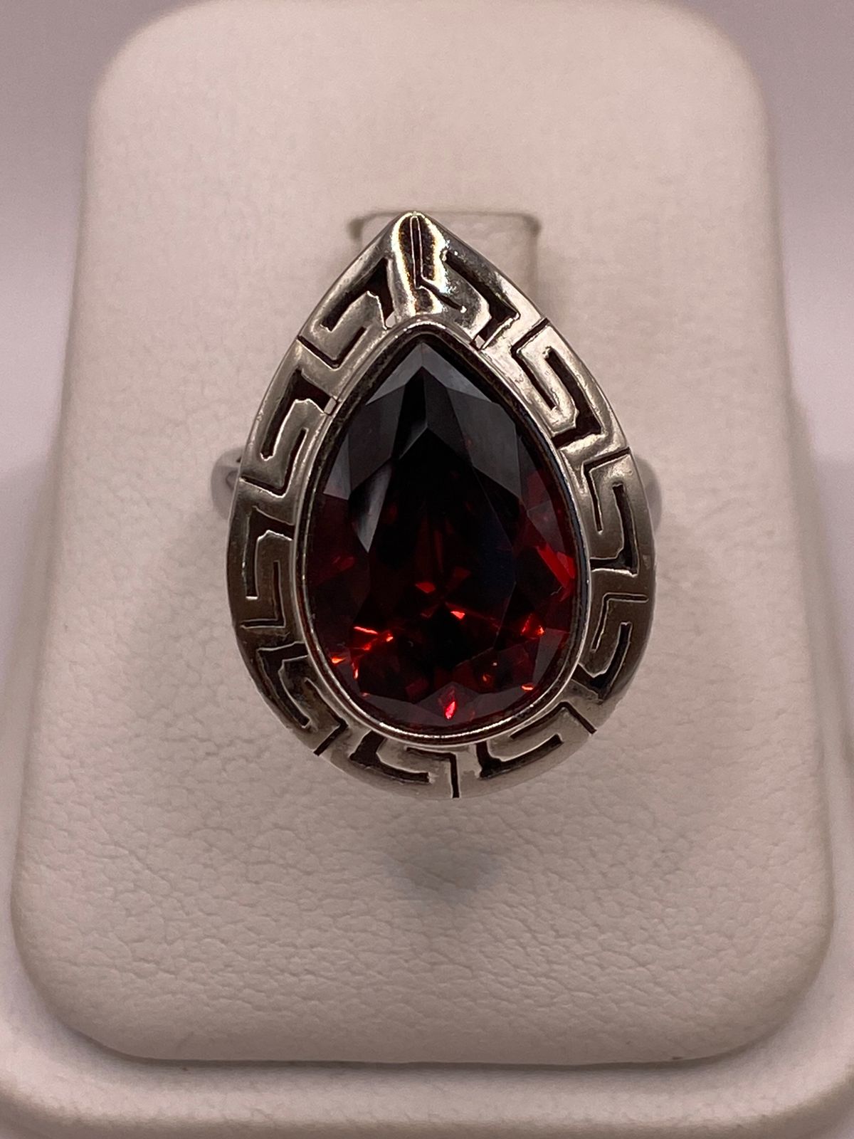 Anillo Ajustable de Plata Ley 925 con Piedra Roja Tipo Gota