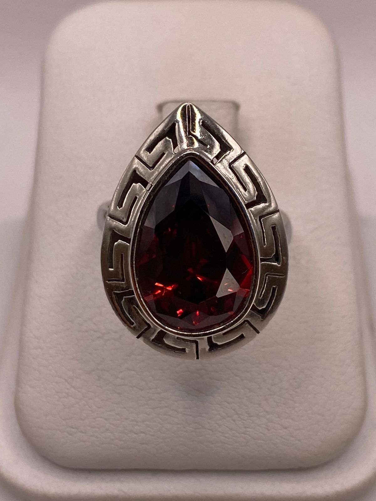 Anillo Ajustable de Plata Ley 925 con Piedra Roja Tipo Gota