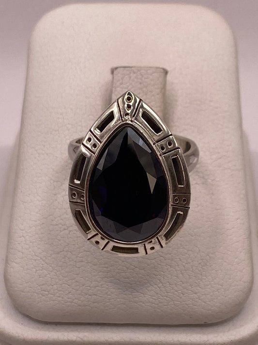 Anillo Ajustable de Plata Ley 925 con Piedra Violeta en Forma de Gota