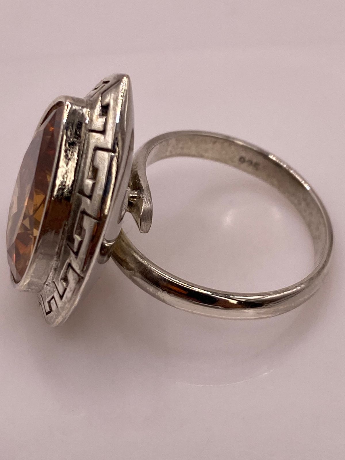Anillo Ajustable de Plata Ley 925 con Zirconia Ámbar Tipo Gota