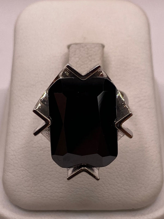 Anillo Ajustable de Plata Ley 925 con Zirconia Negra Diseño Escultural