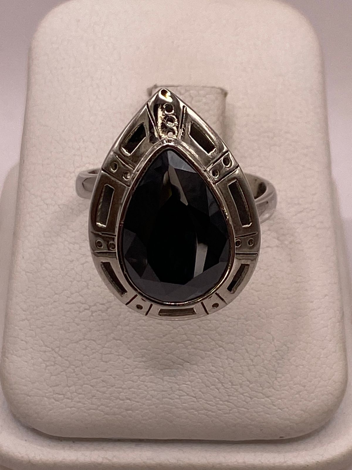 ANILLO AJUSTABLE DE PLATA LEY 925 CON ZIRCONIA NEGRA EN FORMA DE GOTA