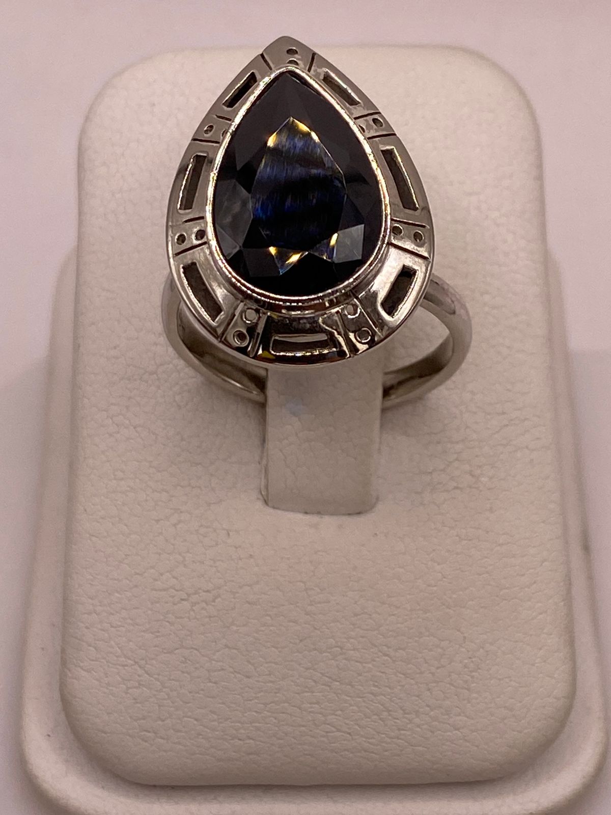 ANILLO AJUSTABLE DE PLATA LEY 925 CON ZIRCONIA NEGRA EN FORMA DE GOTA