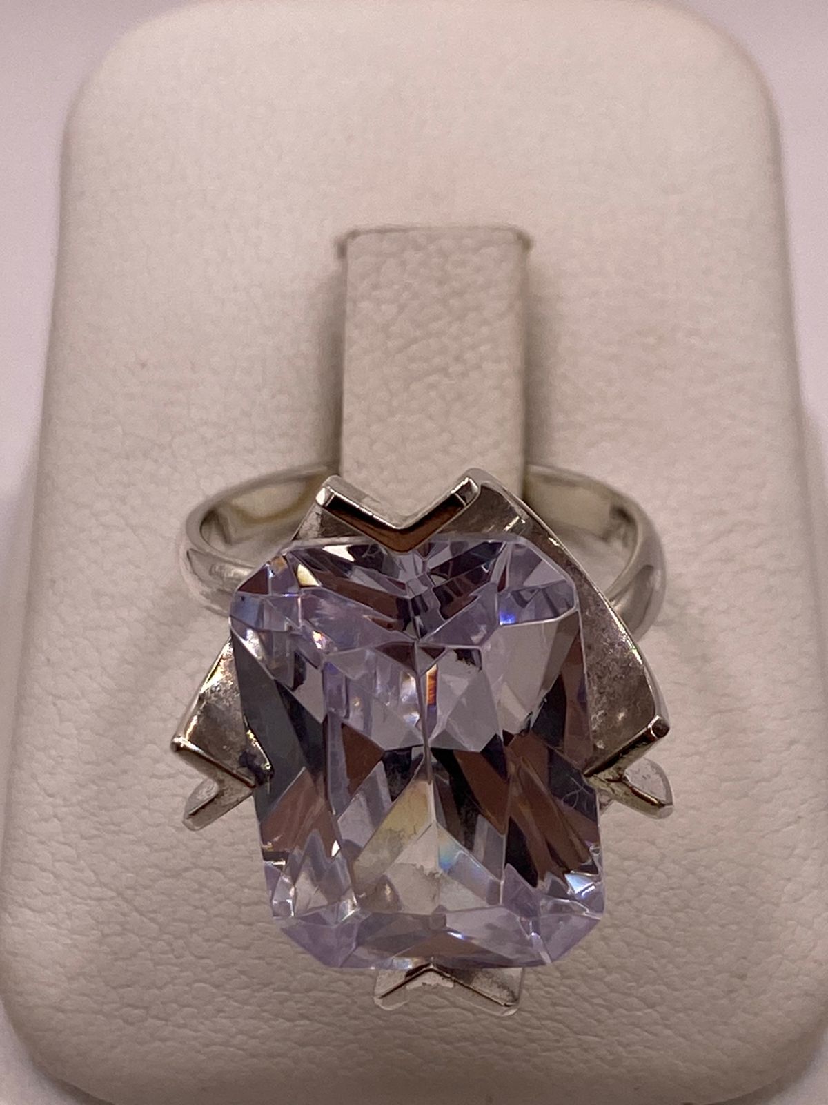 Anillo Ajustable de Plata Ley 925 con Zirconia Rectangular