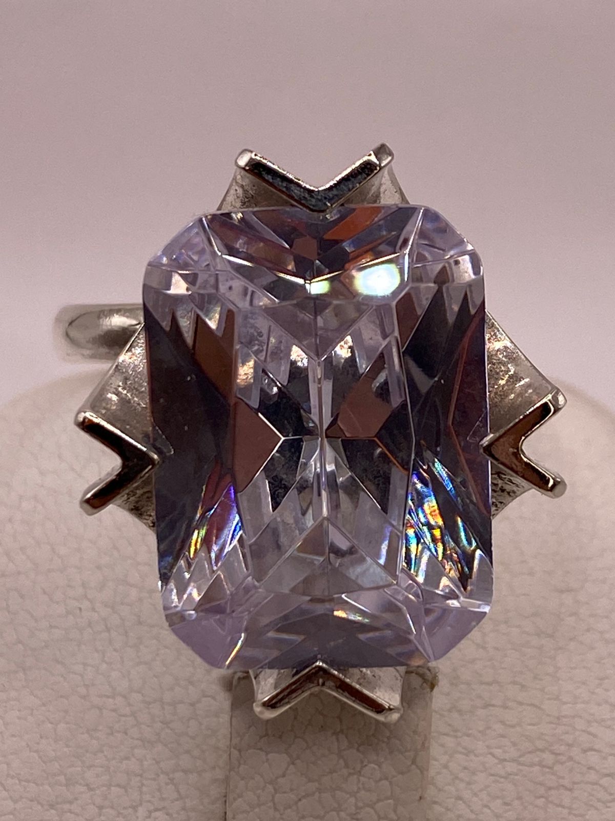 Anillo Ajustable de Plata Ley 925 con Zirconia Rectangular