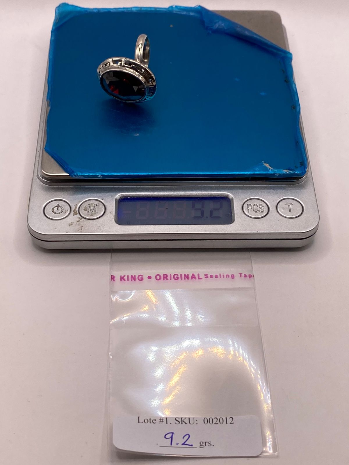 Anillo Ajustable de Plata Ley 925 con Zirconia Roja Corte Oval Diseño Clásico Griego