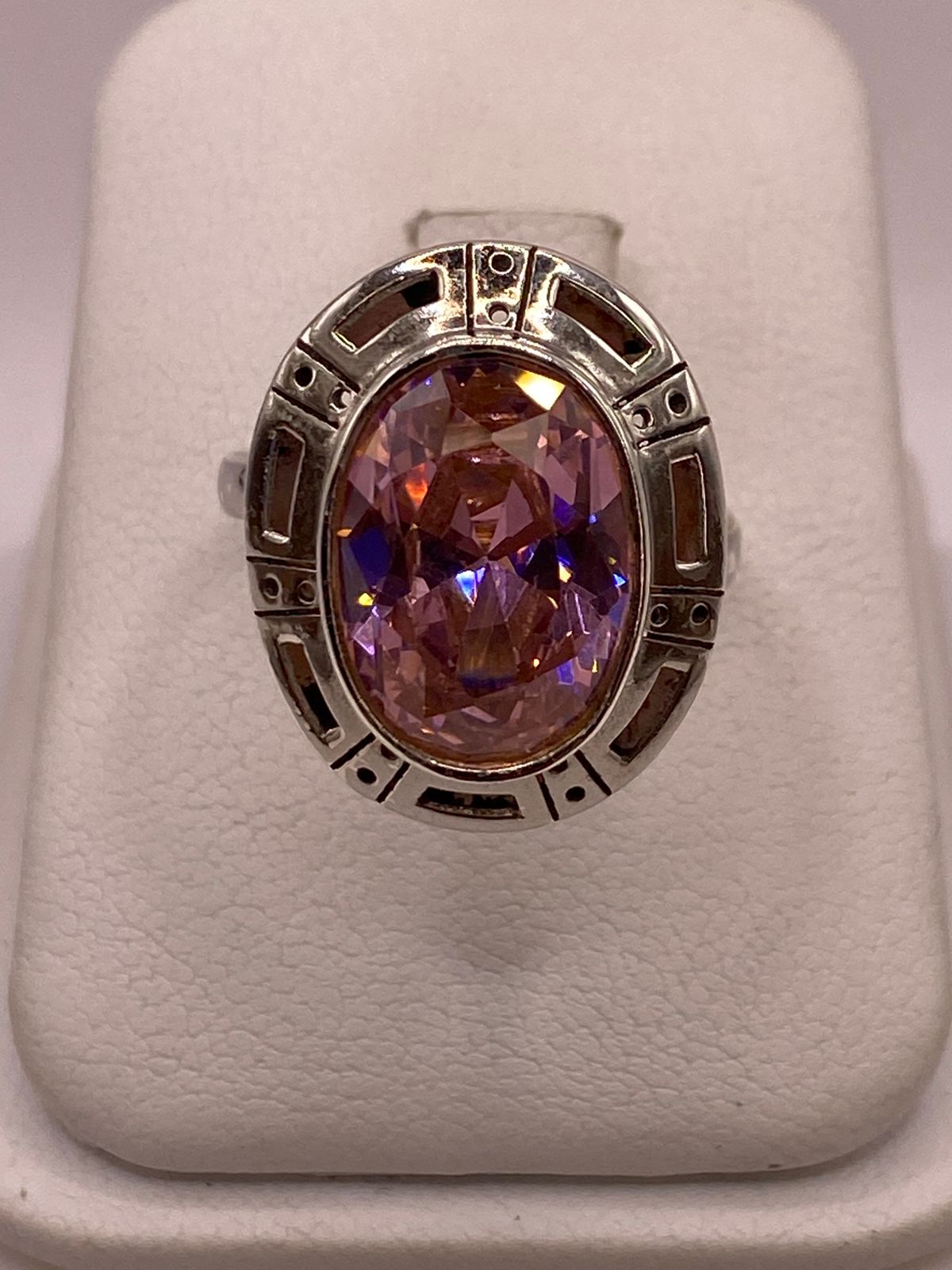 Anillo Ajustable de Plata Ley 925 con Zirconia Rosa Ovalada