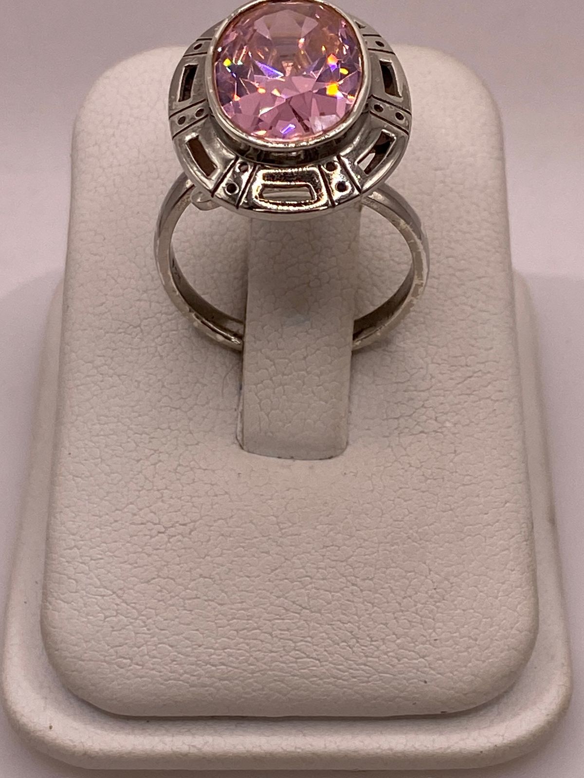 Anillo Ajustable de Plata Ley 925 con Zirconia Rosa Ovalada