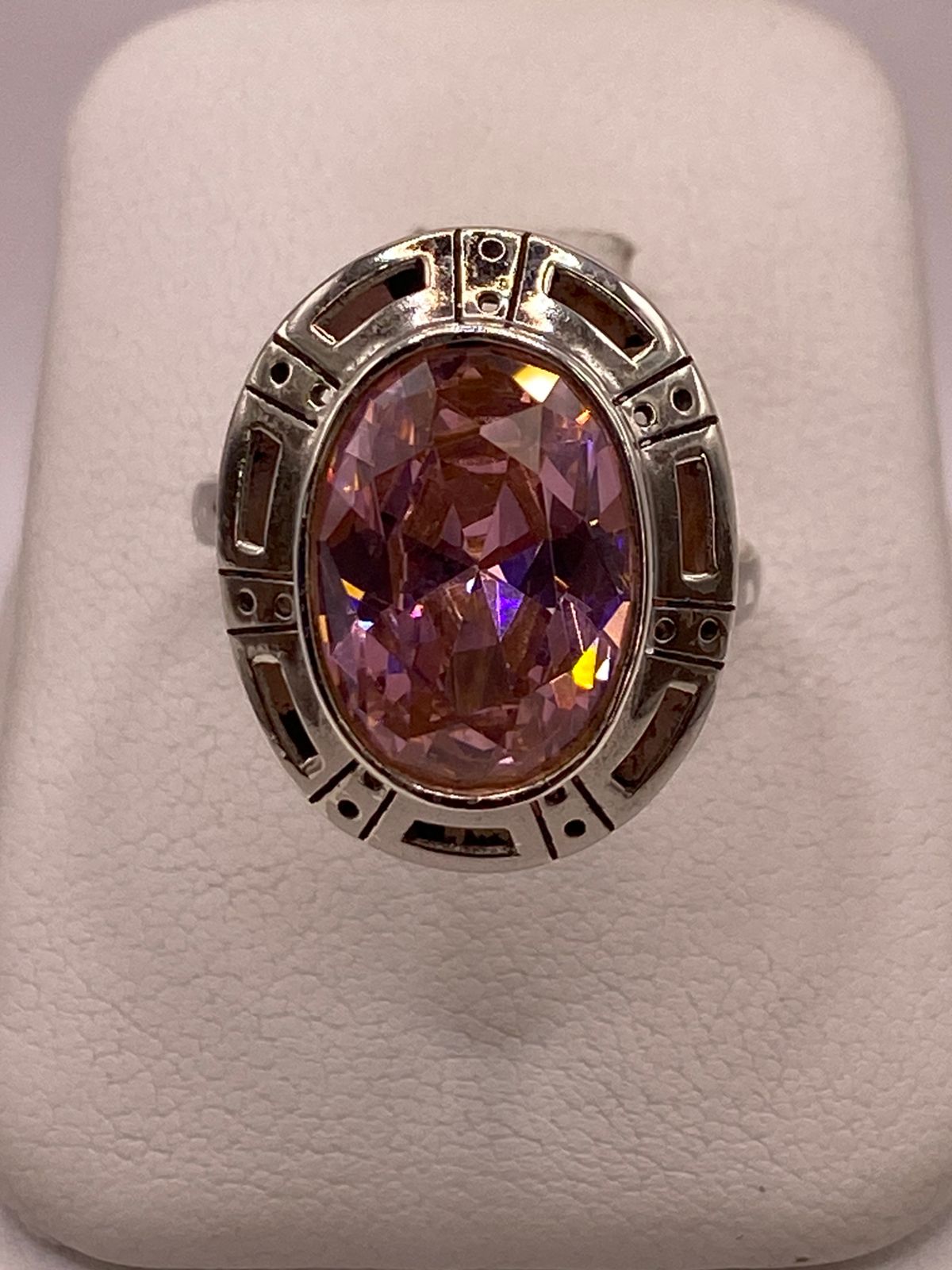 Anillo Ajustable de Plata Ley 925 con Zirconia Rosa Ovalada