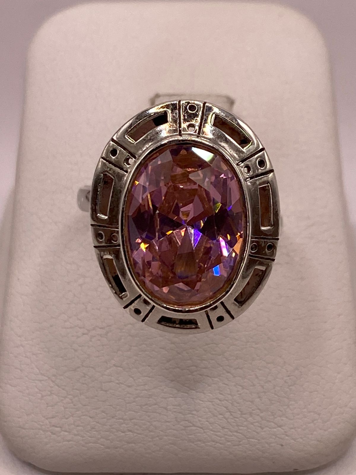 Anillo Ajustable de Plata Ley 925 con Zirconia Rosa Ovalada