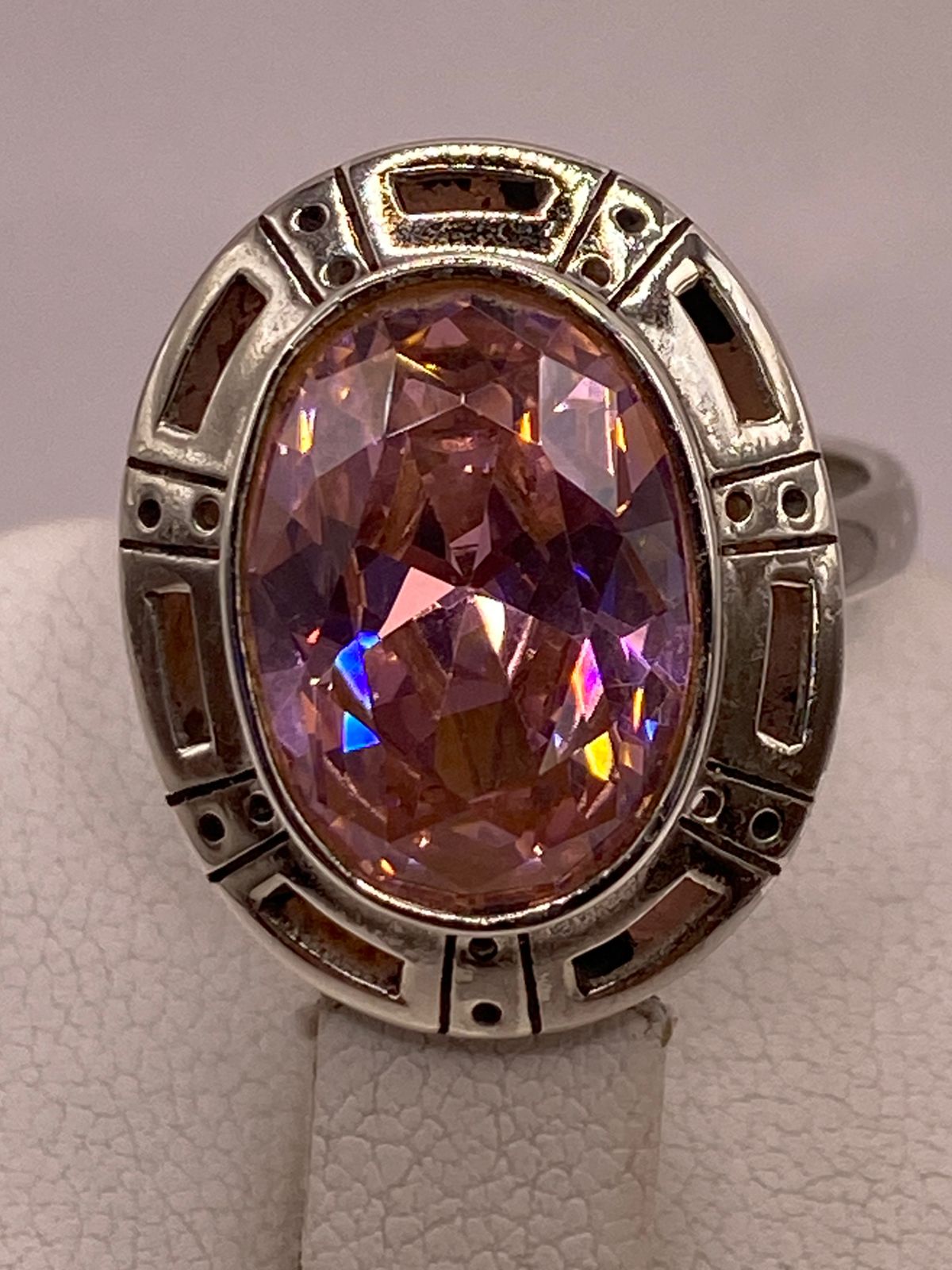 Anillo Ajustable de Plata Ley 925 con Zirconia Rosa Ovalada