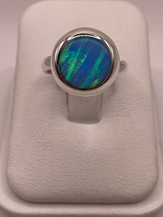 ANILLO AJUSTABLE DE PLATA .925 CON ÓPALO DE FUEGO AZUL-VERDE DISEÑO  MODERNO