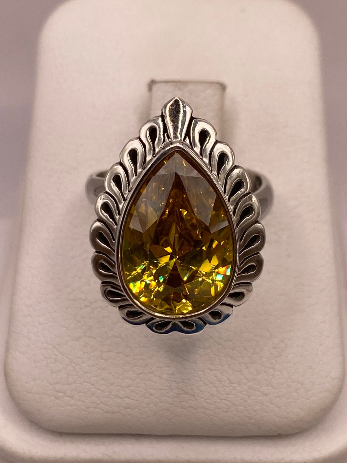 ANILLO AJUSTABLE DE PLATA 925 CON ZIRCONIA GOTA, DISEÑO CALADO