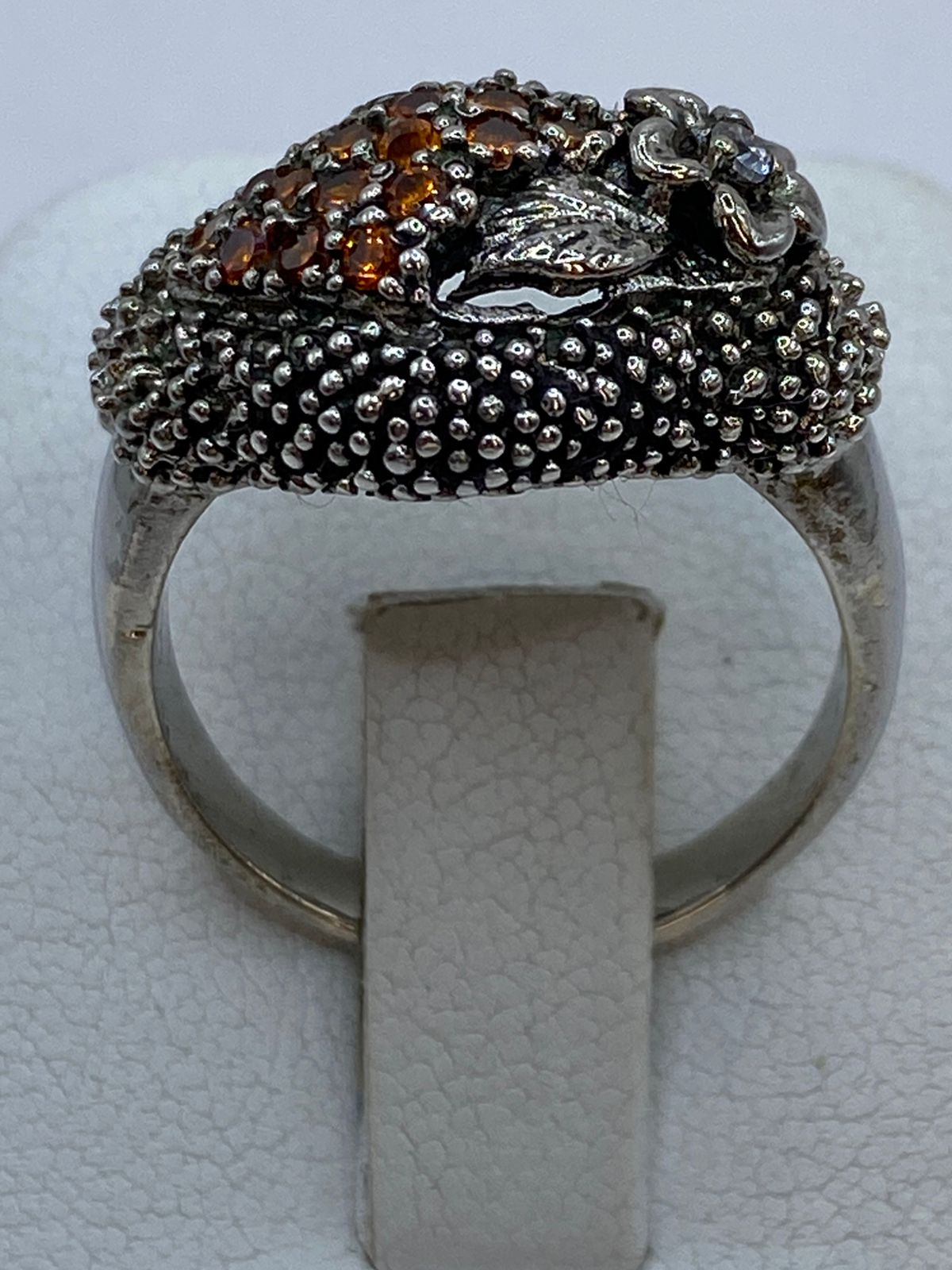ANILLO  ARTESANAL CON CRISTALES COLOR ÁMBAR EN PLATA 925