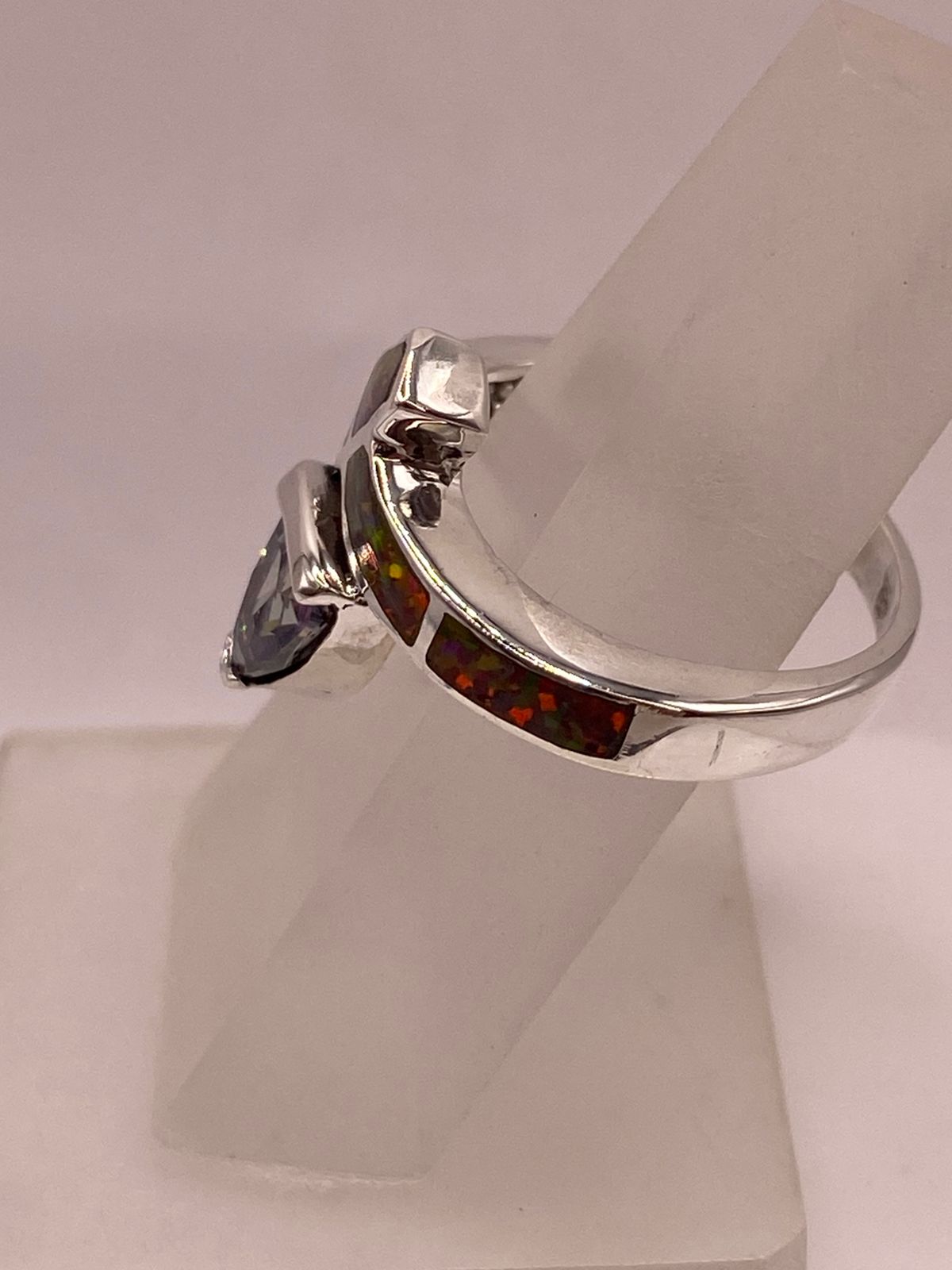 Anillo Artesanal de Plata Ley 950 con Ópalo de Fuego y Zirconia