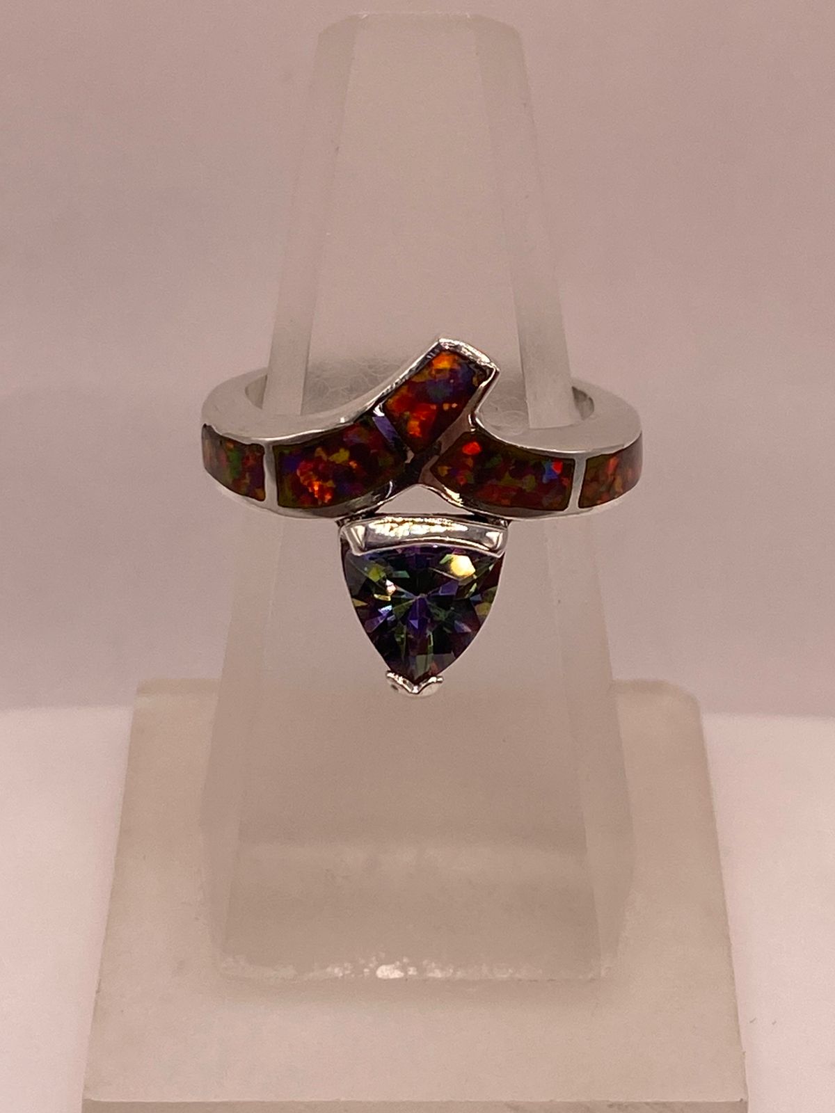 Anillo Artesanal de Plata Ley 950 con Ópalo de Fuego y Zirconia