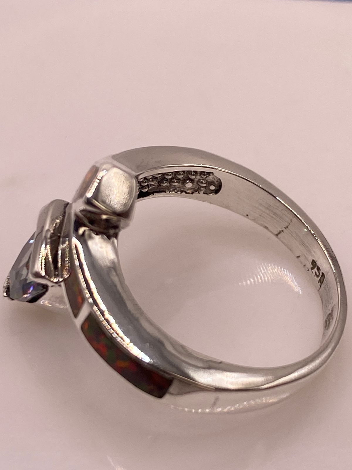 Anillo Artesanal de Plata Ley 950 con Ópalo de Fuego y Zirconia