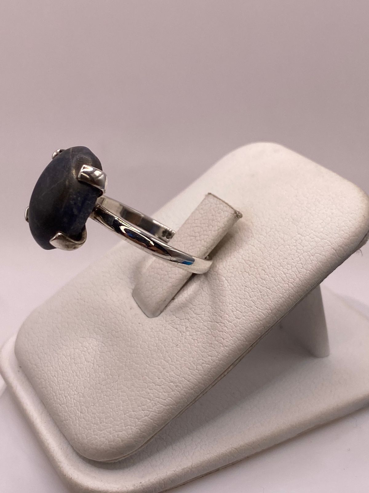 Anillo Artesanal de Plata Ley 925 con Lapislázuli Natural