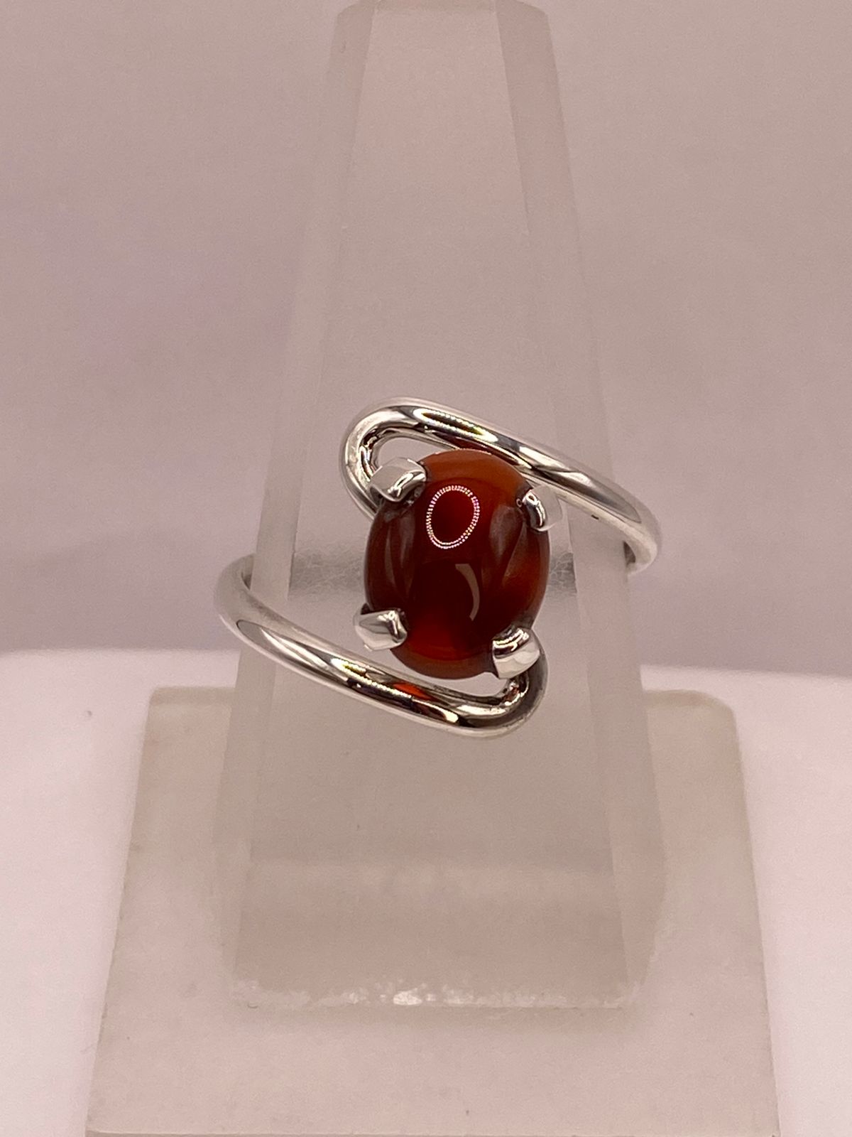 Anillo Artesanal de Plata Ley 925 con Cornalina Natural