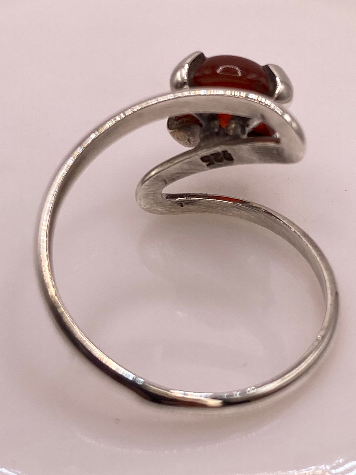 Anillo Artesanal de Plata Ley 925 con Cornalina Natural