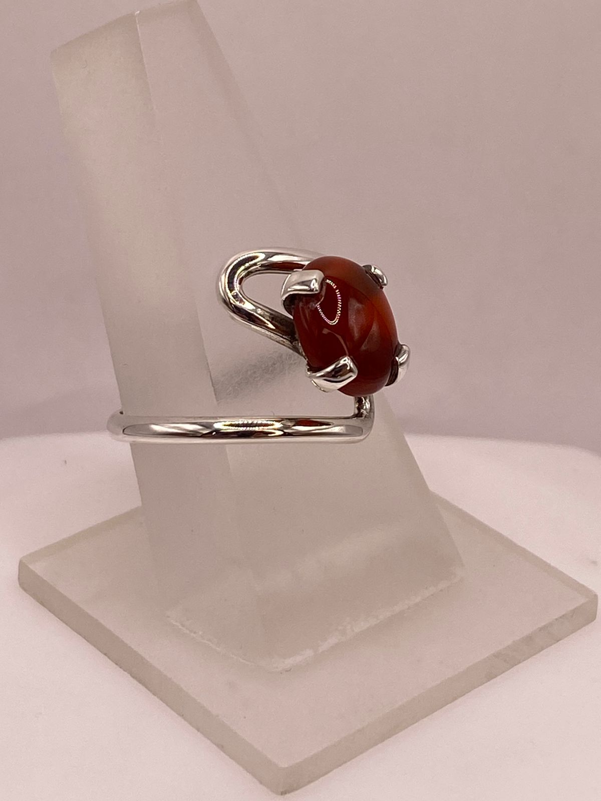 Anillo Artesanal de Plata Ley 925 con Cornalina Natural