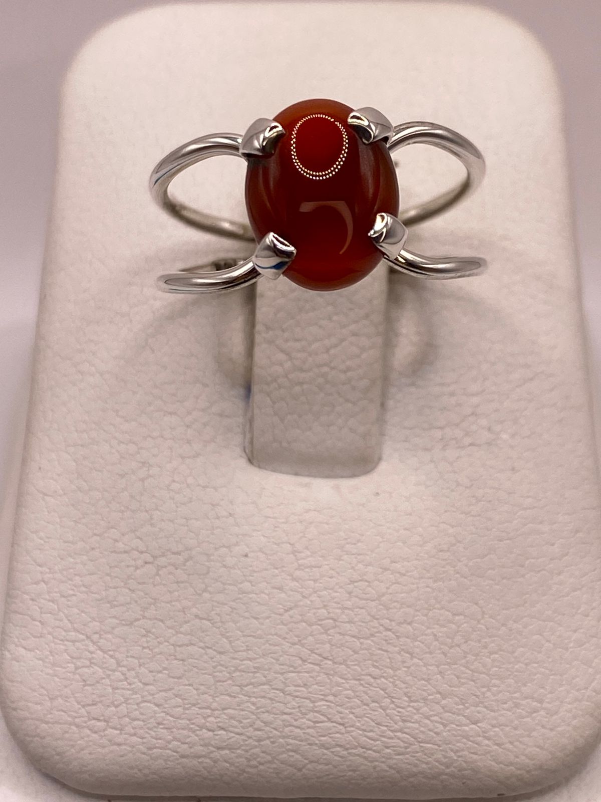 ANILLO ARTESANAL DE PLATA LEY 925 CON CORNALINA NATURAL