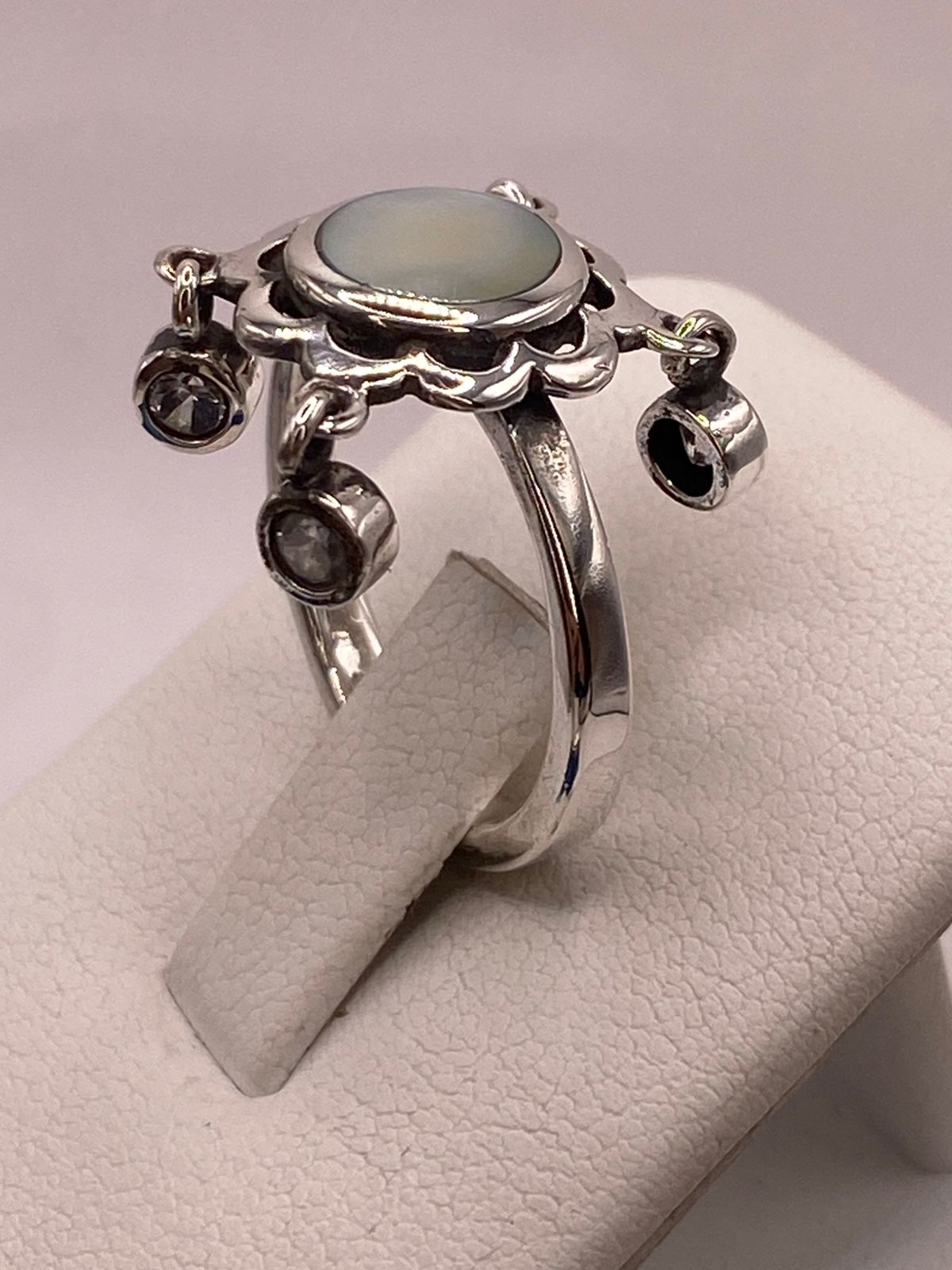 Anillo Artesanal de Plata Ley 925 con Nácar Natural