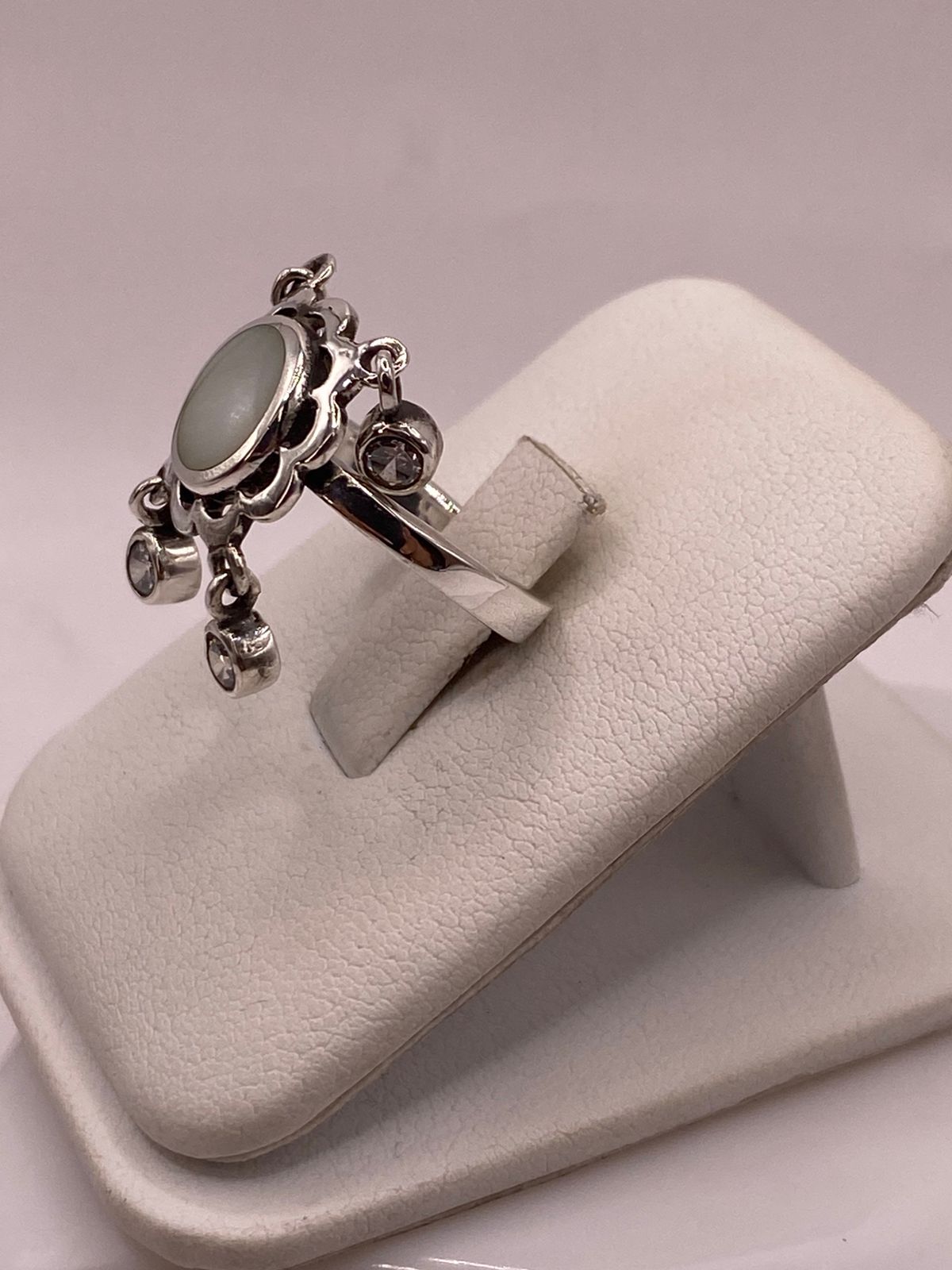 Anillo Artesanal de Plata Ley 925 con Nácar Natural