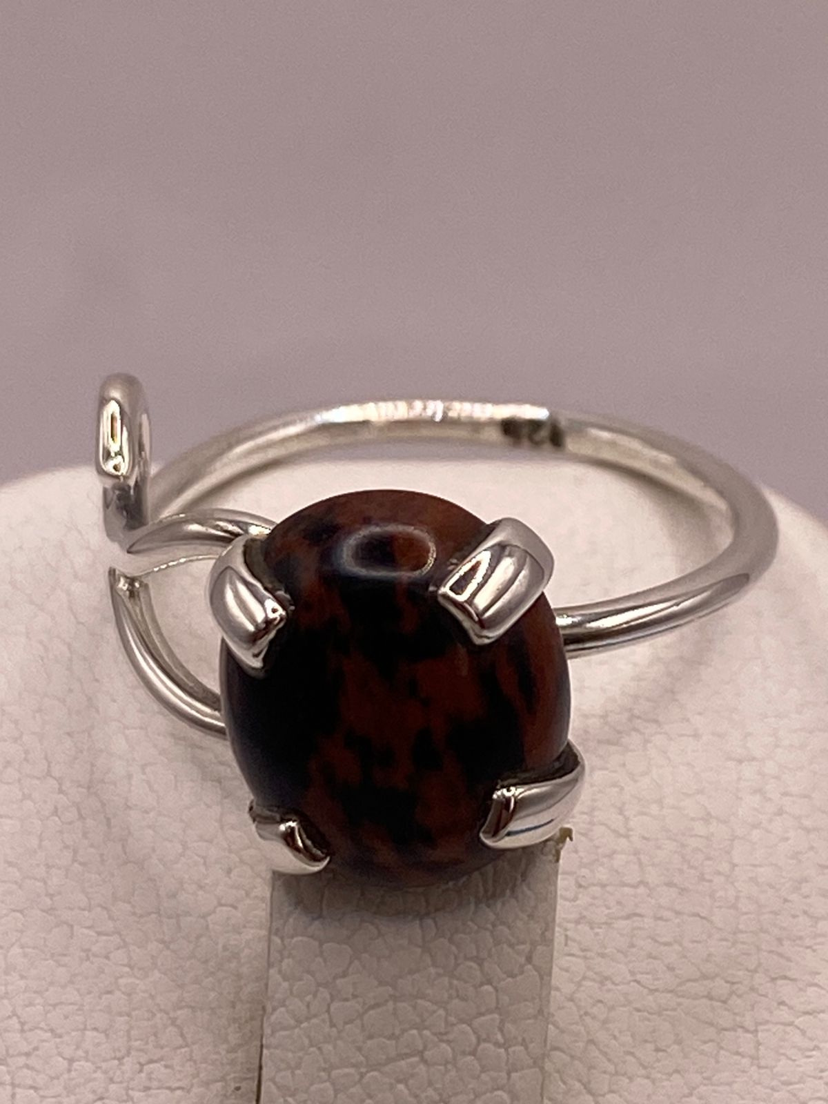 Anillo Artesanal de Plata Ley 925 con Obsidiana Caoba Natural