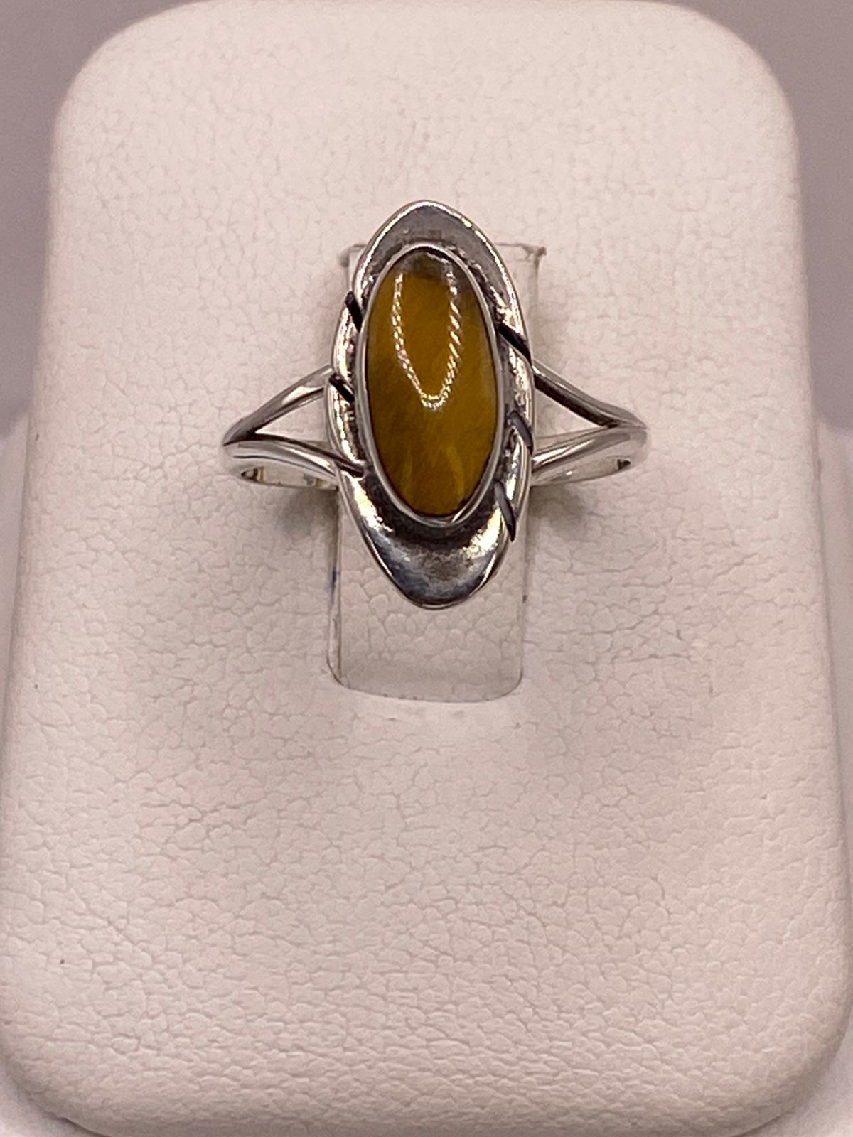 Anillo Artesanal de Plata Ley 925 con Ojo de Tigre Natural