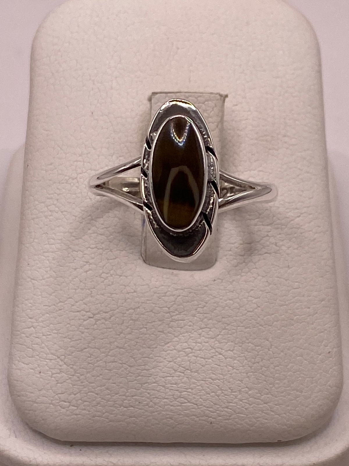 Anillo Artesanal de Plata Ley 925 con Ojo de Tigre Natural