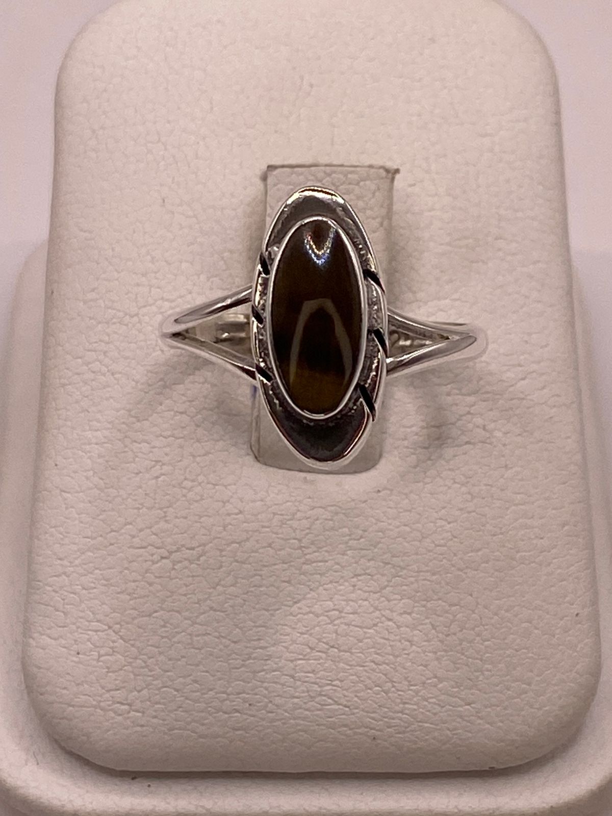 Anillo Artesanal de Plata Ley 925 con Ojo de Tigre Natural
