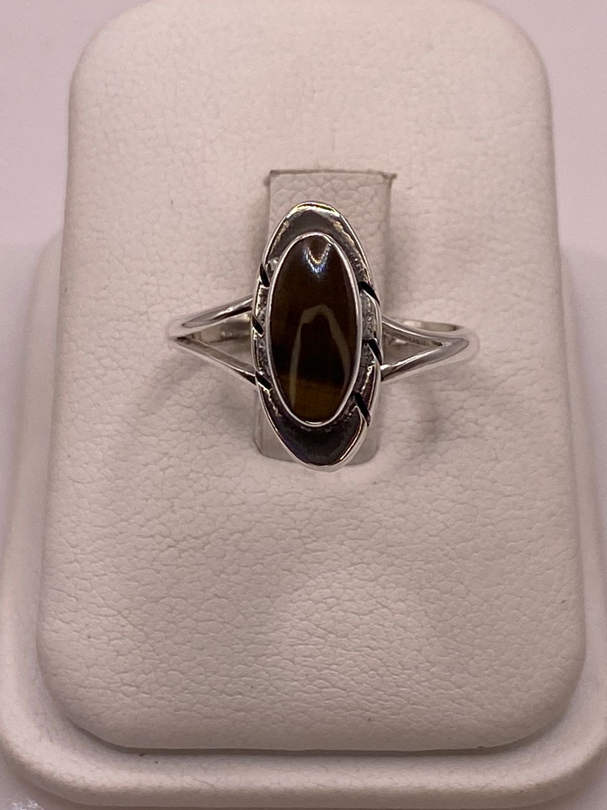 Anillo Artesanal de Plata Ley 925 con Ojo de Tigre Natural