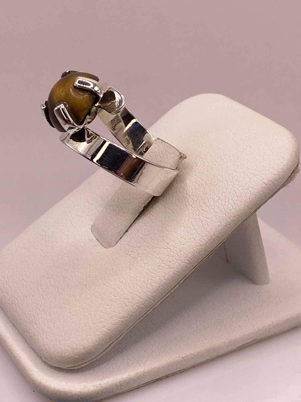 Anillo Artesanal de Plata Ley 925 con Ojo de Tigre Natural