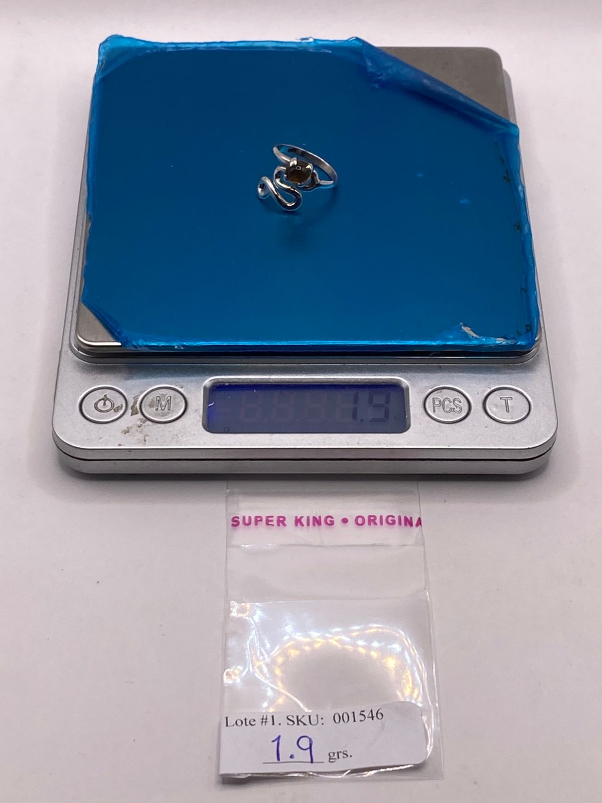 Anillo Artesanal de Plata Ley 925 con Piedra Ámbar