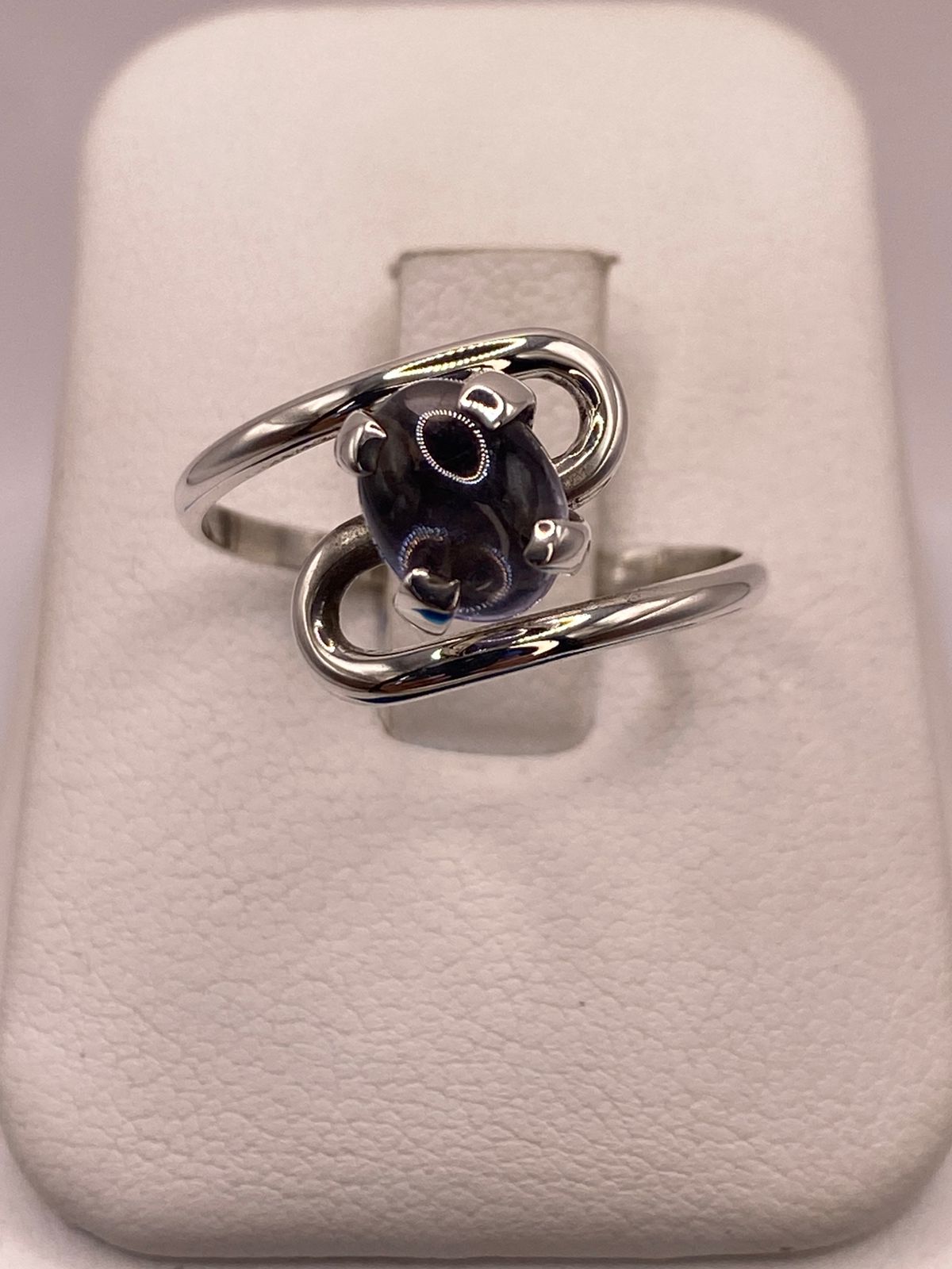 Anillo Artesanal de Plata Ley 925 con Tanzanita Cabochón