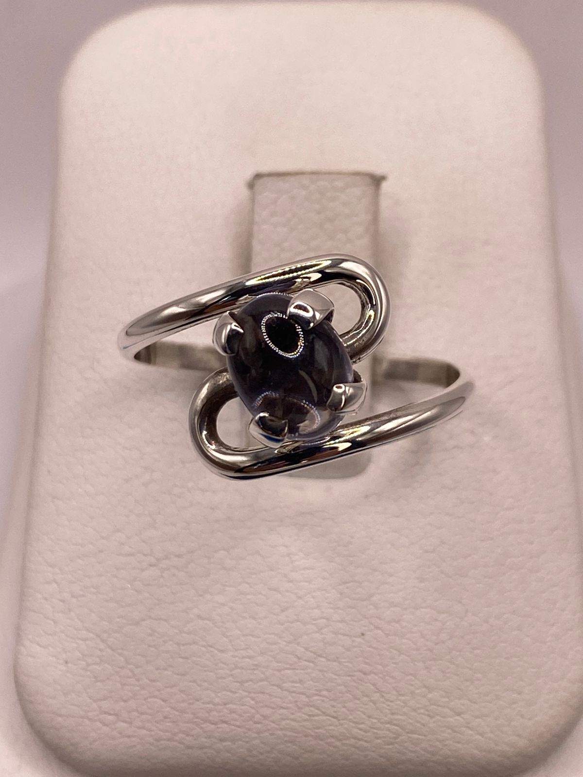 Anillo Artesanal de Plata Ley 925 con Tanzanita Cabochón