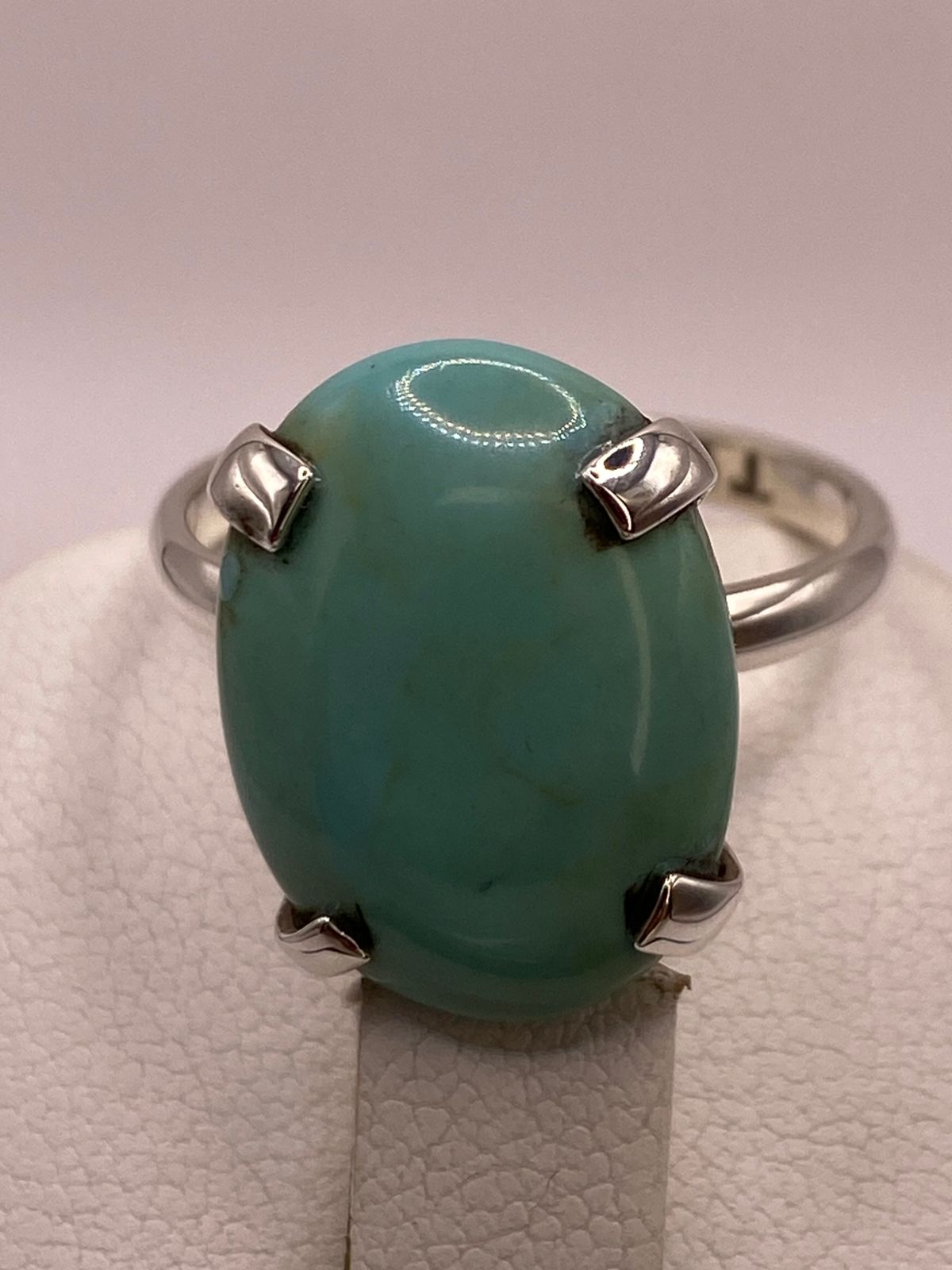 Anillo Artesanal de Plata Ley 925 con Turquesa Natural